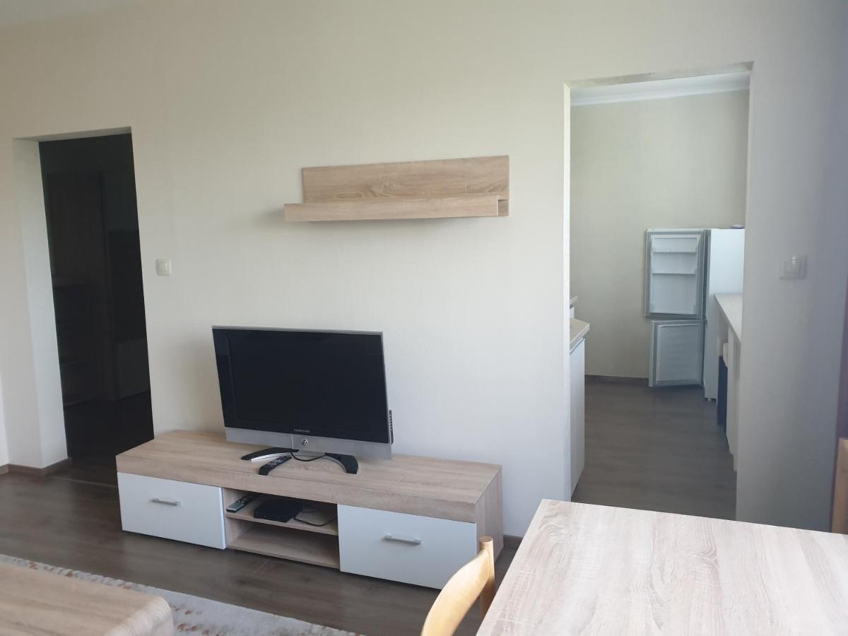 Apartman Valentin Appartamento Komárno Esterno foto